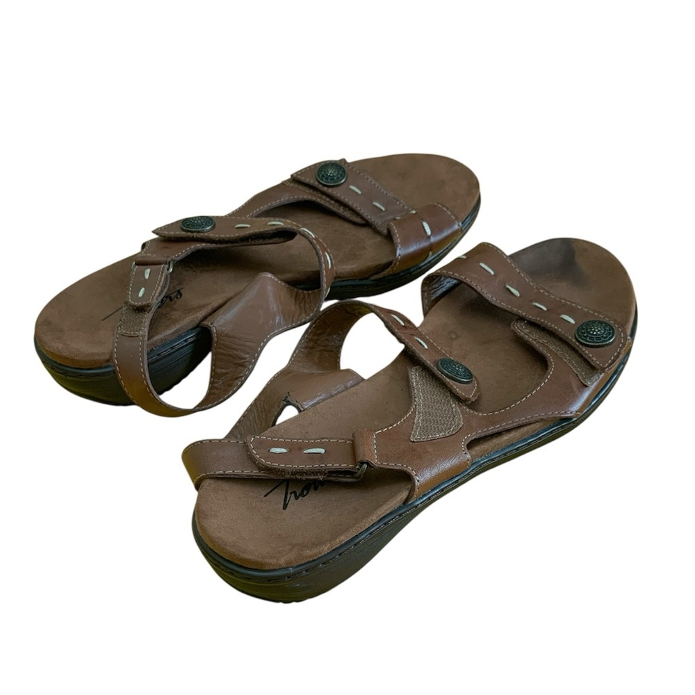 Trotters womens brown sandals 9.5 velcro closure